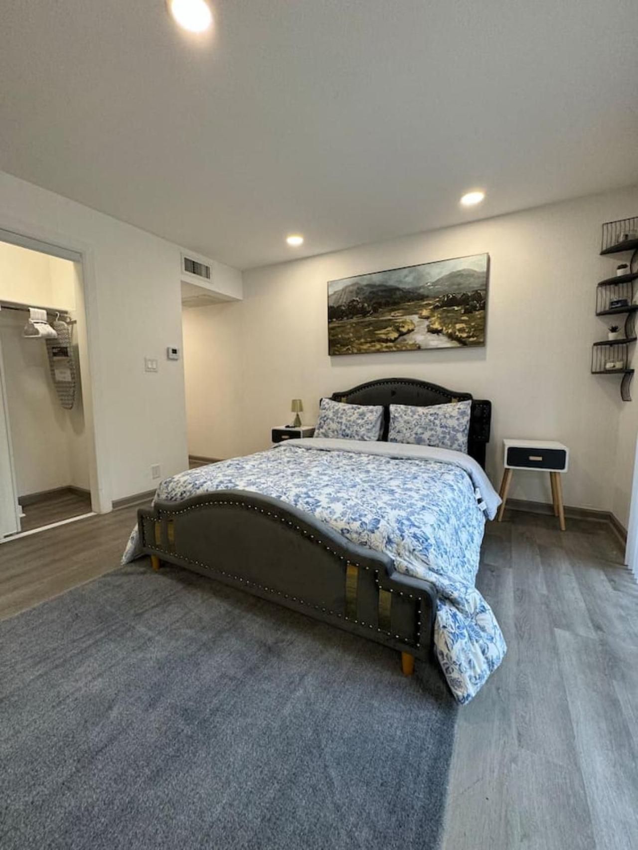 Downtown Cozy Abode 5 Min From Field 1bd