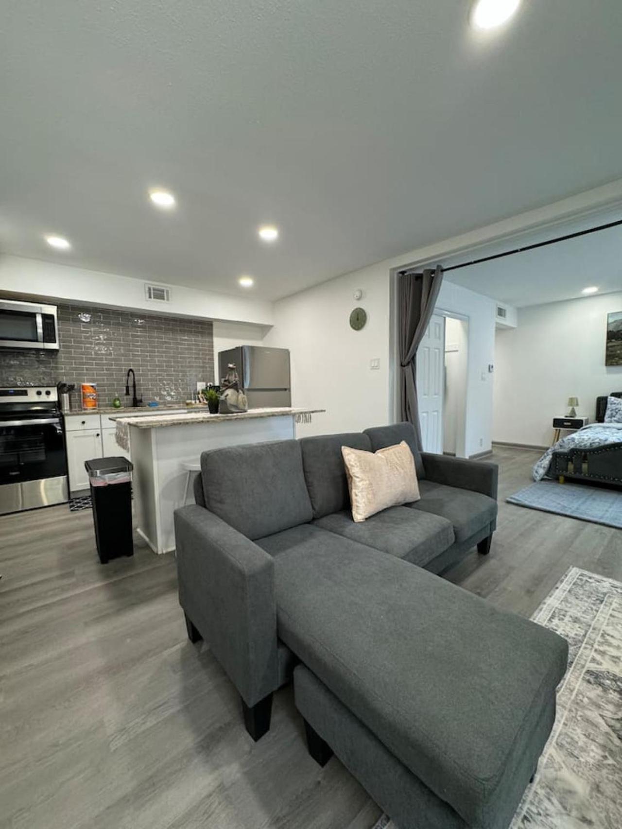 Downtown Cozy Abode 5 Min From Field 1bd *