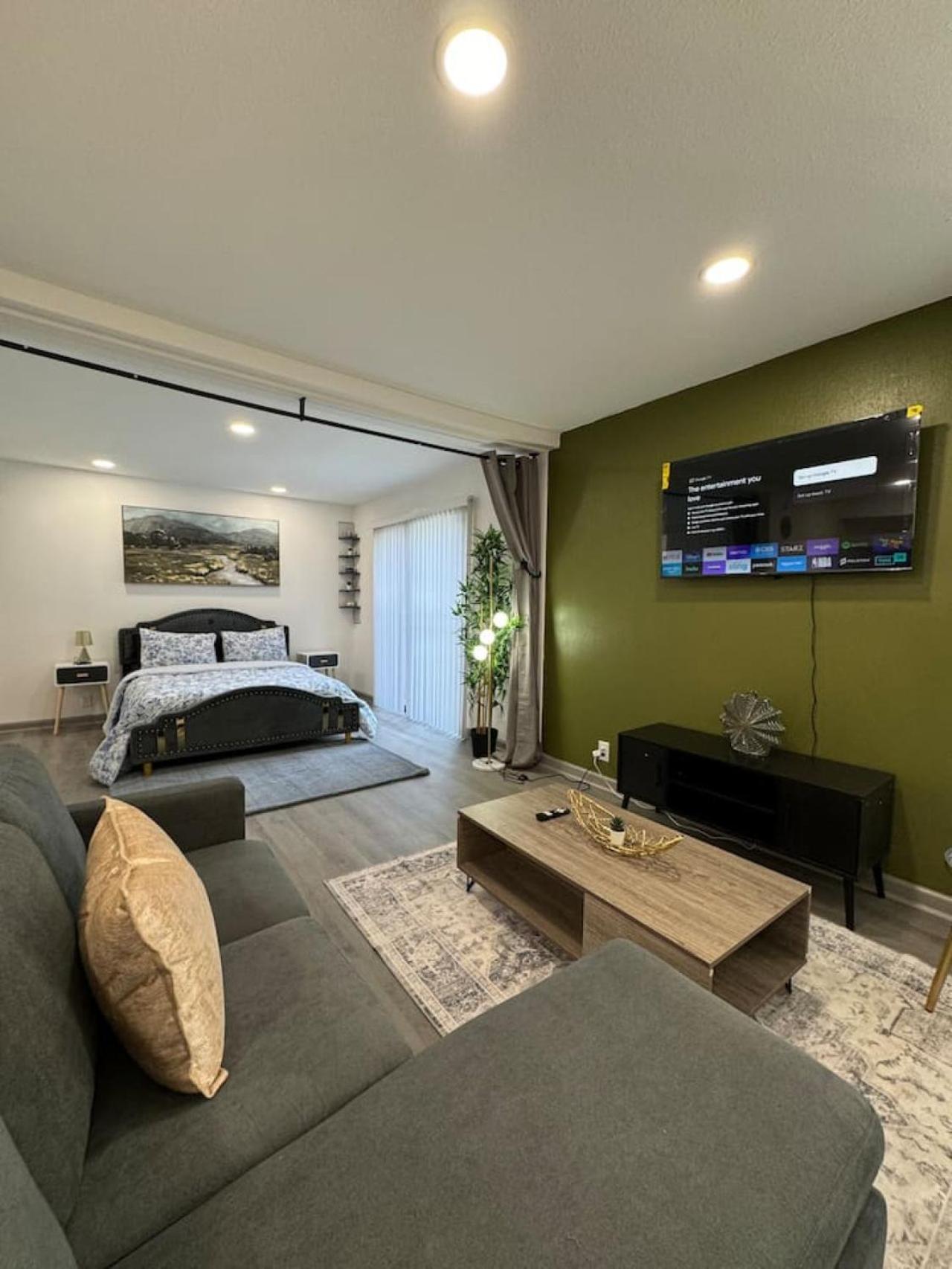 Downtown Cozy Abode 5 Min From Field 1bd Apartment *
