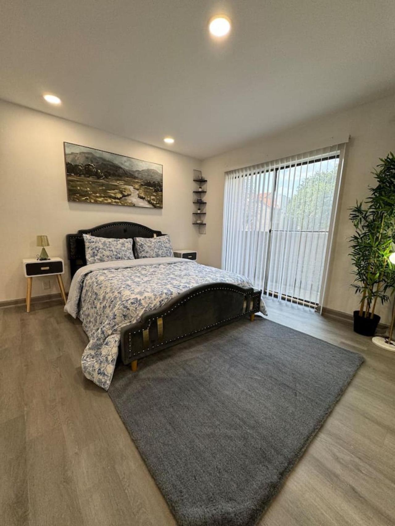 Downtown Cozy Abode 5 Min From Field 1bd * Dallas